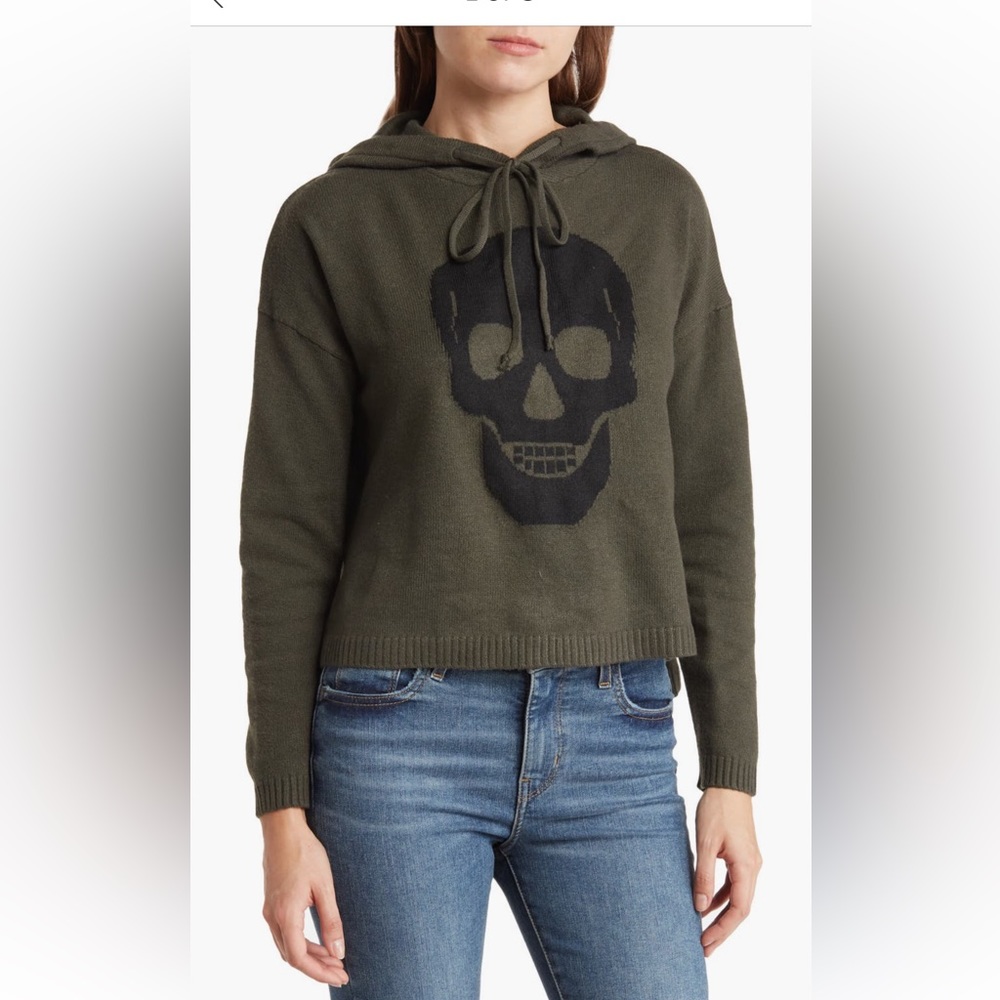 Sweet Romeo- Skull Graphic Hoodie NWT